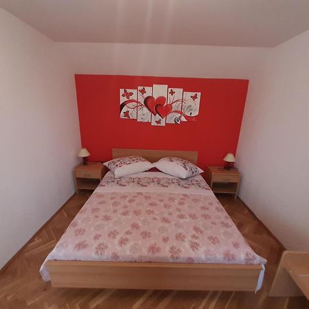 Apartments Diana Vinisce Marina Pokoj fotografie
