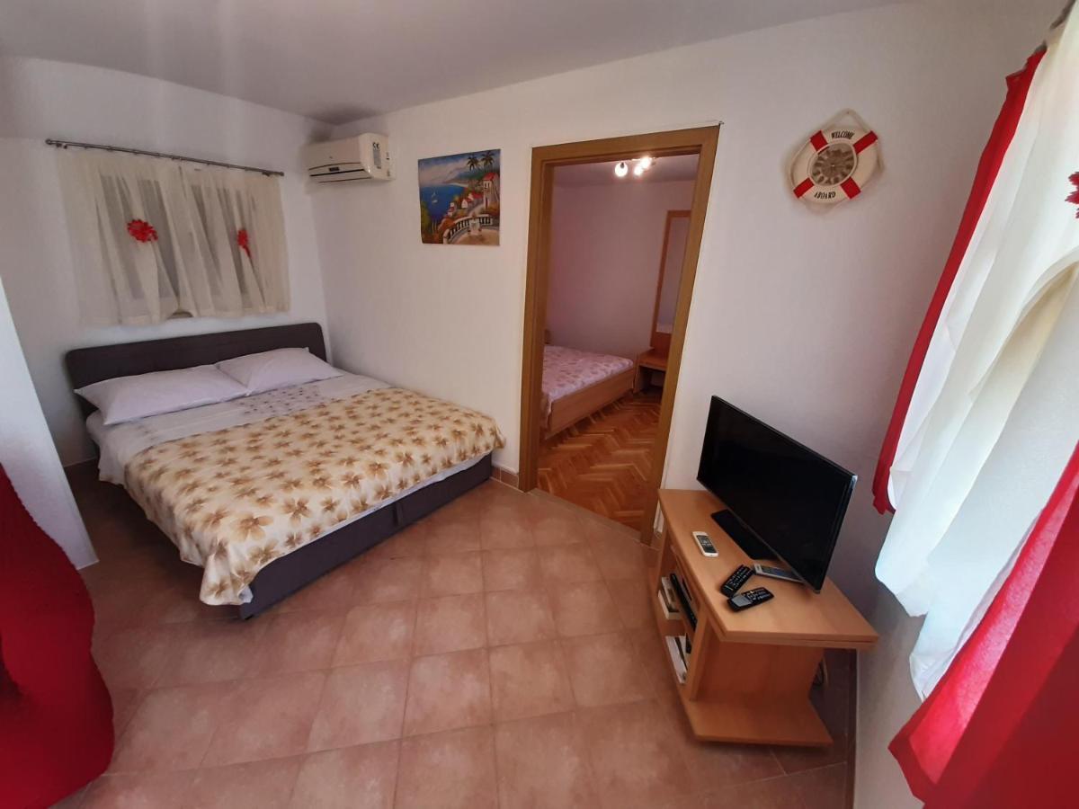 Apartments Diana Vinisce Marina Pokoj fotografie